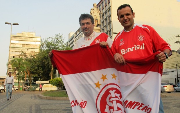 Torcedores do Inter em Santos (Foto: Lincoln Chaves / Globoesporte.com)