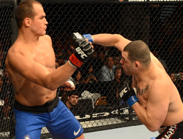 Cigano e Cain Velasquez , UFC 155 (Foto: Getty Images)