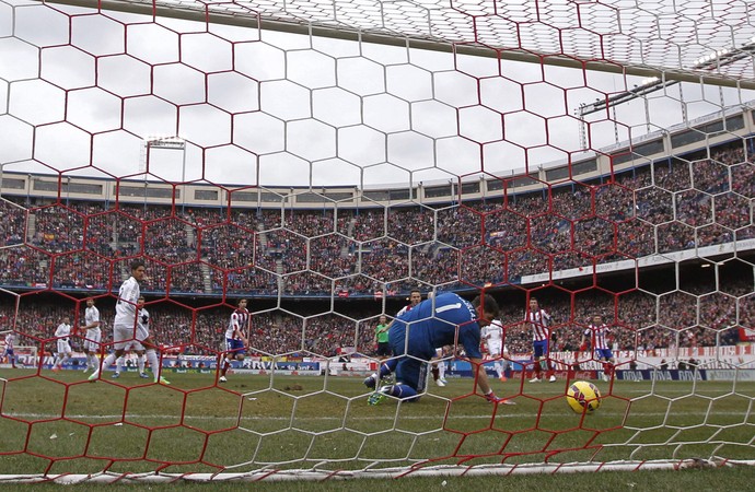 Atlético de Madrid x Real Madrid Casillas  (Foto: EFE)