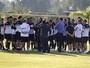 Com novidades no banco, Tite relaciona 18 jogadores para final
