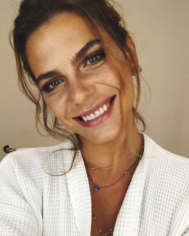 Mariana Goldfarb fala sobre polêmica envolvendo as sobrancelhas: Não sigo padrões (Foto: Reprodução do Instagram)