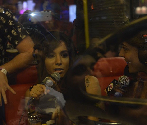 Anitta deu entrevista para uma rádio (Foto: Fabio Cordeiro/Ed. Globo) Anitta deu entrevista para uma rádio (Foto: Fabio Cordeiro/Ed. Globo)
