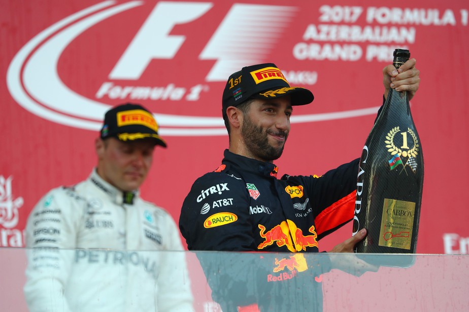 Ricciardo e Bottas falam da proeza de vencerem após ficarem entre os últimos