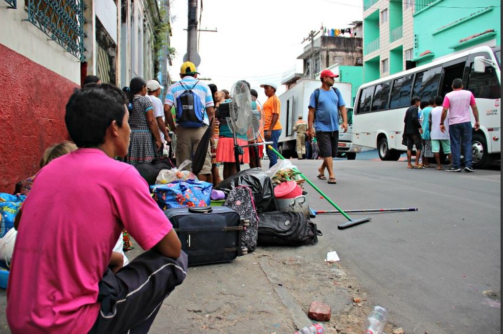 Indígenas venezuelanos estavam morando em cortiços no Centro de Manaus (Foto: Adneison Severiano/G1 AM)