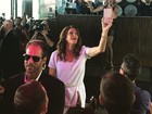 Caitlyn Jenner é ovacionada em evento gay em Nova York