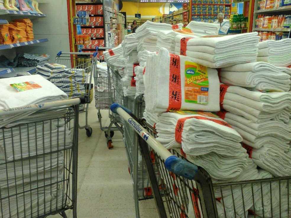 Panos com rótulos irregulares foram recolhidos (Foto: Divulgação/Procon-PE)