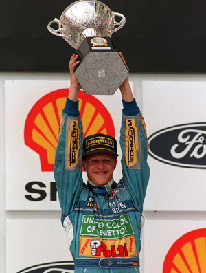 Michael Schumacher celebra vitória no GP do Brasil de 1994 (Foto: Getty Images)
