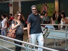 'Grávidos', Vanessa Lóes e Thiago Lacerda são clicados em aeroporto