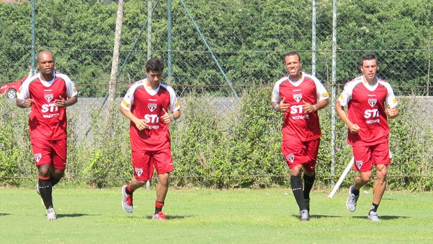 Jogadores do São Paulo fazem treino físico no CT de Cotia (Foto: Carlos Augusto Ferrari / Globoesporte.com)