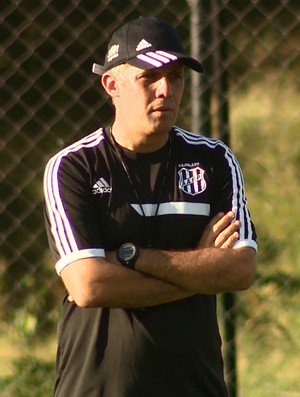 Eduardo Baptista, técnico da Ponte Preta (Foto: Carlos Velardi/ EPTV)