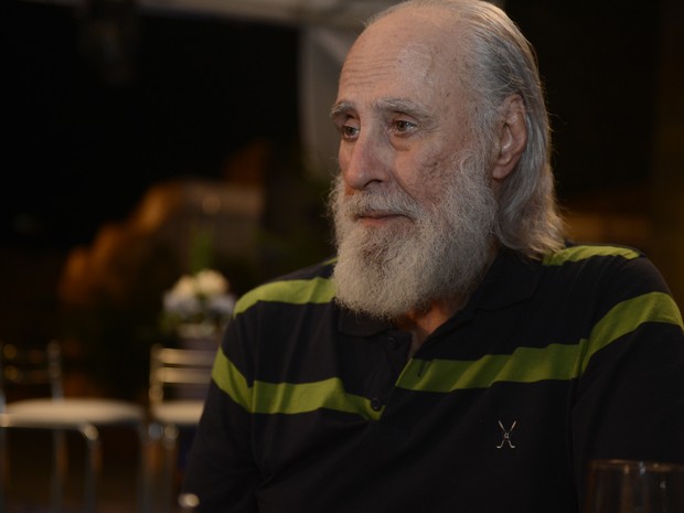 Carlos Reis é, além de diretor, sócio fundador da Sociedade Teatral de Fazenda Nova. (Foto: Luka Santos / G1)