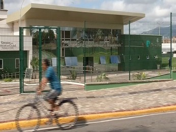 Hospital Sobral, Ivete Sangalo, Chuva, Marquise, Cid Gomes (Foto: Reprodução/TV Verdes Mares)