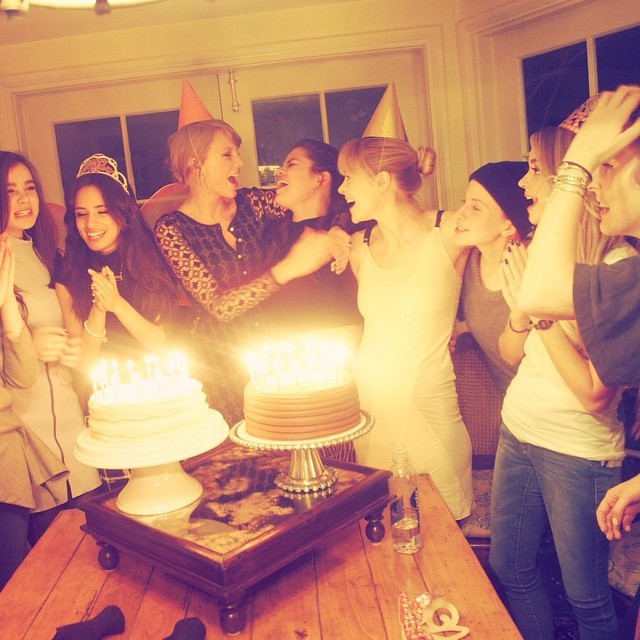 Camila Cabello, Taylor Swift, Selena Gomez, Jamie King e outras amigas (Foto: Reprodução/Instagram)