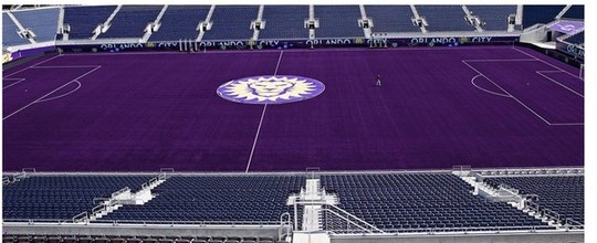 Orlando City mostra gramado com a cor do time (Facebook)