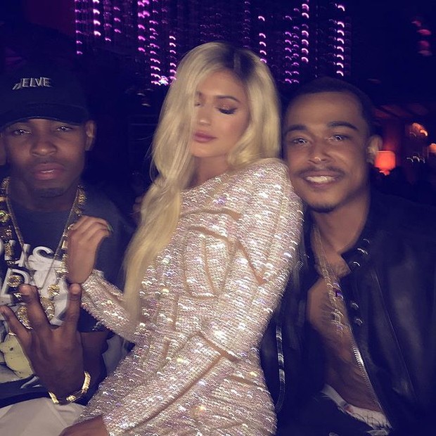 Kylie Jenner com amigos em sua festa de aniversário (Foto: Instagram/ Reprodução)