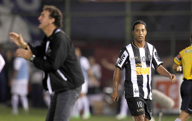 ronaldinho_jogo2_reu.jpg_95.jpg