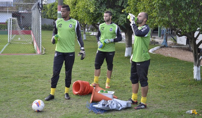 Paulo Vitor, Wendell e Chico, goleiros do Rio Branco-ES (Foto: Sidney Magno Novo/GloboEsporte.com)