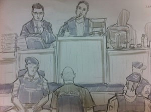 Macarrão é interrogado pelo júri popular no Fórum de Contagem (Foto: Leo Aragão/G1)