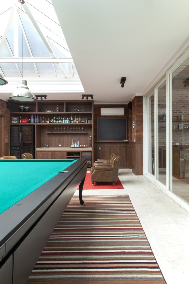 Casa de 600 m² tem espaço gourmet e salão de jogos para receber amigos -  Casa e Jardim