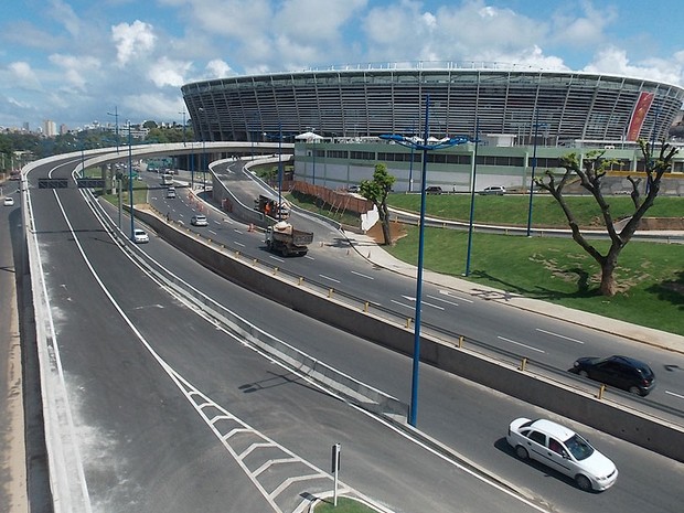 Viaduto de acesso a Arena Fonte Nova, Bahia (Foto: Lílian Marques/ G1)