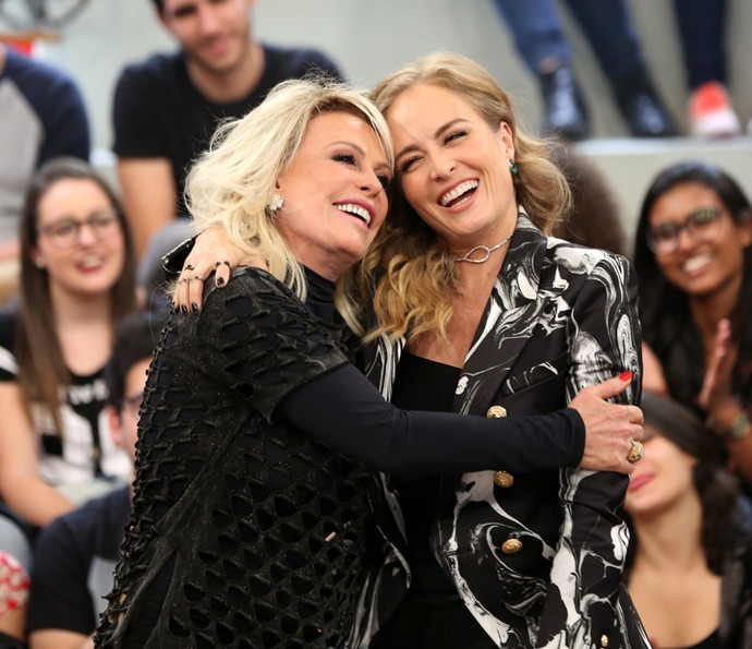 Ana Maria Braga e Angélica falam sobre a amizade no 'Altas Horas' (Foto: Carol Caminha/Gshow) Ana Maria Braga e Angélica falam sobre a amizade no 'Altas Horas' (Foto: Carol Caminha/Gshow)