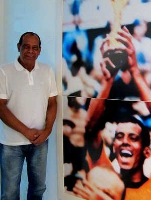 Carlos alberto torres capitão do tricampeonato (Foto: Janir Júnior) Carlos alberto torres capitão do tricampeonato (Foto: Janir Júnior)