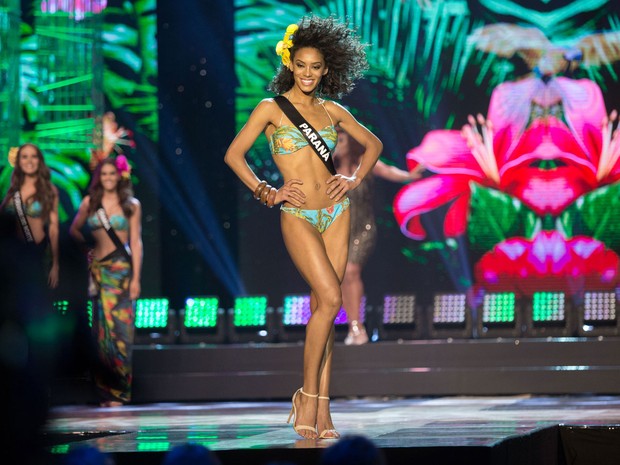 A candidata do estado do Paraná, Raissa Santana, é a vencedora do concurso Miss Brasil (Foto: Paulo Lopes/Futura Press/Estadão Conteúdo)