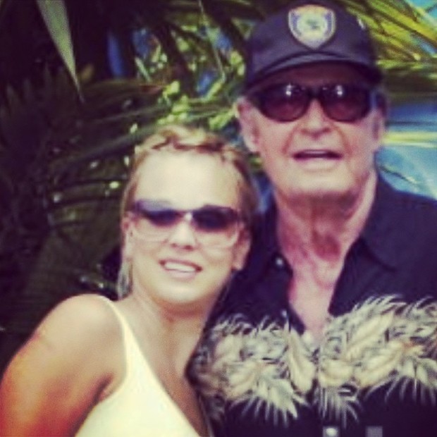 EGO Kaley Cuoco lamenta morte de James Garner notícias de Famosos