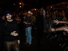 Luan Santana é recebido calorosamente por fãs em Barretos