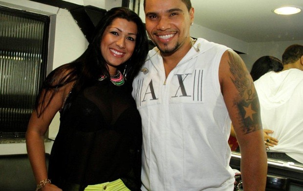 Naldo e Moranguinho no camarim de show no Rio (Foto: Onofre Veras/Ag News)
