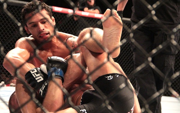 Adriano Martins e Daron Cruickshank UFC Goiânia (Foto: Rodrigo Malinverni)