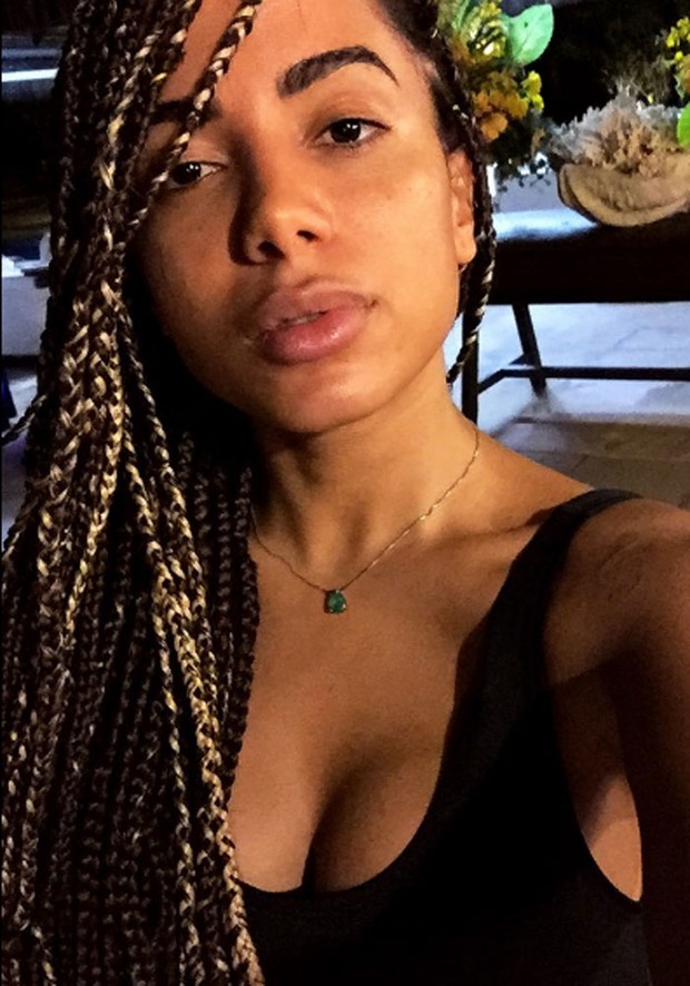Anitta exibe novo look em Salvador, na Bahia (Foto: Instagram/ Reprodução)