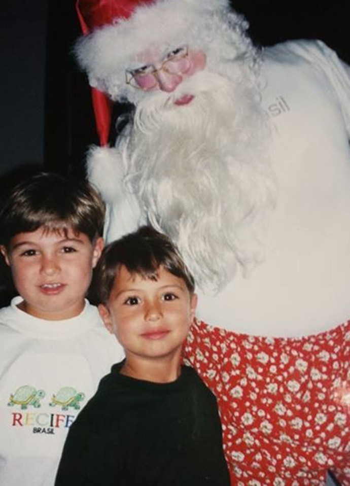 Francisco Vitti e o irmão, Rafael Vitti, com o Papai Noel. Que fofos! (Foto: Arquivo Pessoal)