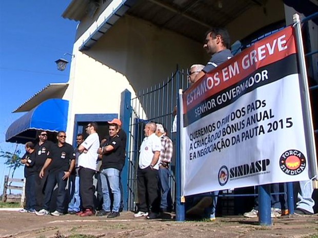Agentes penitenciários iniciaram greve nesta segunda-feira (20) (Foto: Reprodução/TV Fronteira)