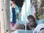 Leonardo DiCaprio curte férias com Nina Agdal após confusão com sósia