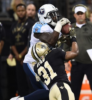 NFL - Delanie Walker / Tennessee Titans recebe Jairus Byrd / New Orleans Saints (Foto: Stacy Revere / Getty Images) NFL - Delanie Walker / Tennessee Titans recebe Jairus Byrd / New Orleans Saints (Foto: Stacy Revere / Getty Images)