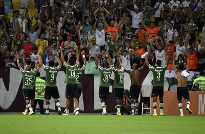 Jogadores gradecem à torcida Fluminense x Cruzeiro Maracanã (Foto: André Durão) Jogadores gradecem à torcida Fluminense x Cruzeiro Maracanã (Foto: André Durão)