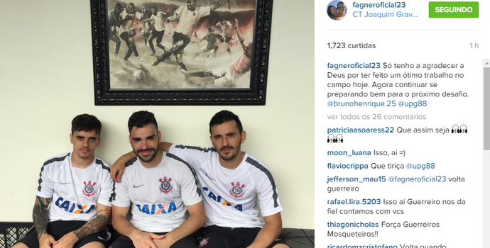 Com Uendel e Bruno Henrique, Fagner comemora a volta aos treinos