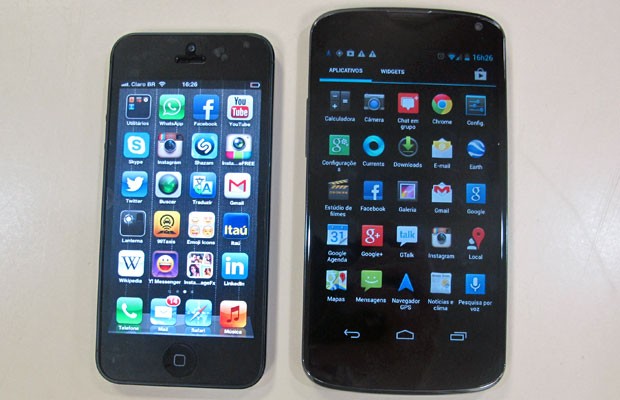O Nexus 4 é maior e mais pesado que o iPhone 5 (Foto: Gustavo Petró/G1)