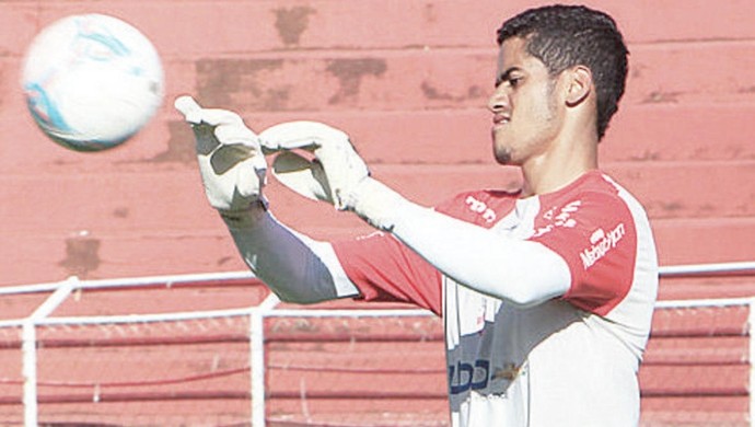 Toni goleiro - Vila Nova (Foto: Cristina Cabral / O Popular)