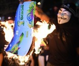 No RJ, protesto contra a Copa reúne mil; siga (Christophe Simon/AFP)