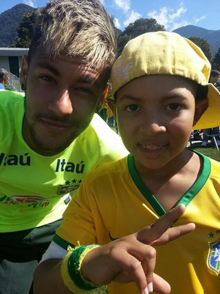 Neymar e Rafael César (Foto: Facebook / Reprodução)