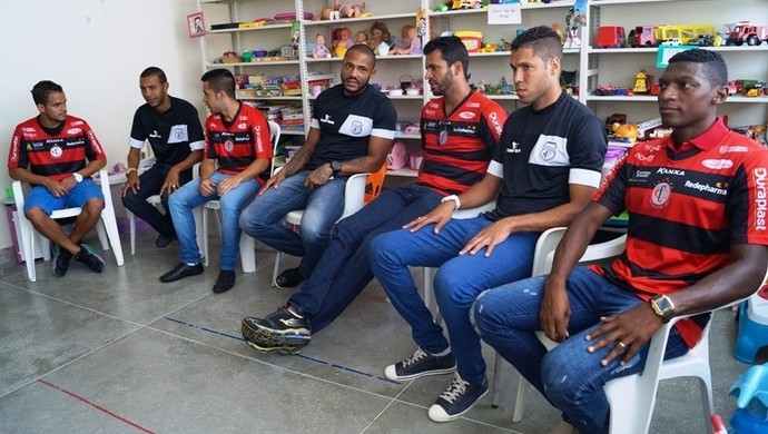 Jogadores, Treze e Campinense, ação social (Foto: Divulgação / Hospital de Trauma) Jogadores, Treze e Campinense, ação social (Foto: Divulgação / Hospital de Trauma)