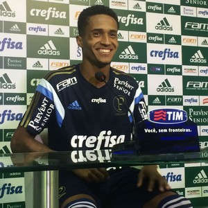 Renato exalta veteranos e vê Valdivia importante para jovens do Palmeiras