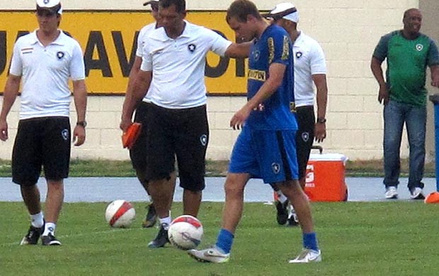 Marcelo Mattos no treino do Botafogo (Foto: André Casado / Globoesporte.com)