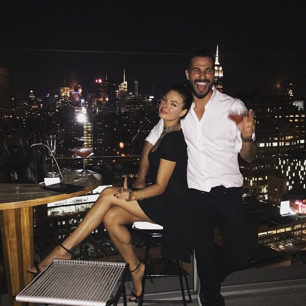 Isis Valverde e o namorado, Uriel Del Toro, em Nova York, nos Estados Unidos (Foto: Instagram/ Reprodução)