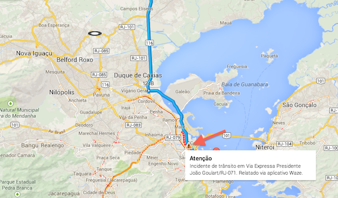 Acidente de trânsito indicado no Google Maps através de relato no Waze (Foto: Reprodução/Marvin Costa)