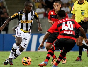 Seedorf botafogo Amaral flamengo (Foto: Vítor Silva / SSPress) Seedorf botafogo Amaral flamengo (Foto: Vítor Silva / SSPress)