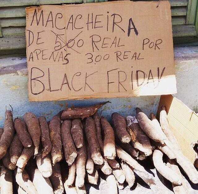 Promoção do Black Friday na feira de Casa Amarela (Foto: Manoel Fernandes)