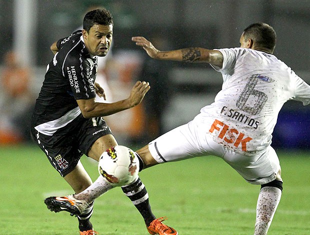 Eder Luis na partida do Vasco contra o Corinthians  (Foto: Marcelo Sadio / Site Oficial do Vasco da Gama)